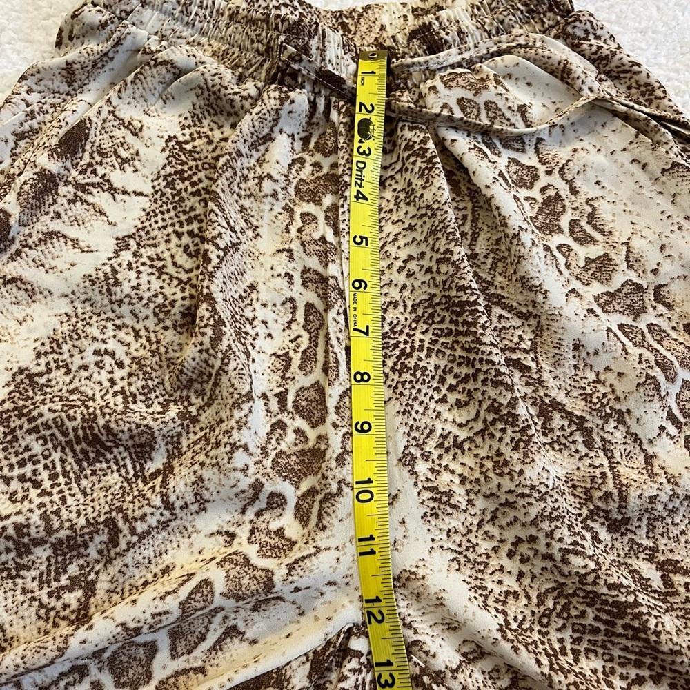 Pretty Little Thing snakeskin print pants - Picture 8 of 10